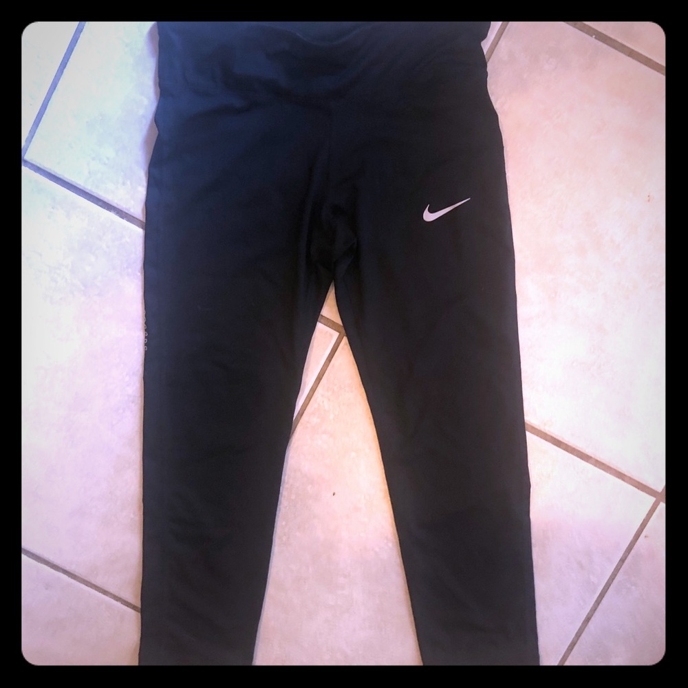 Nike essential tights